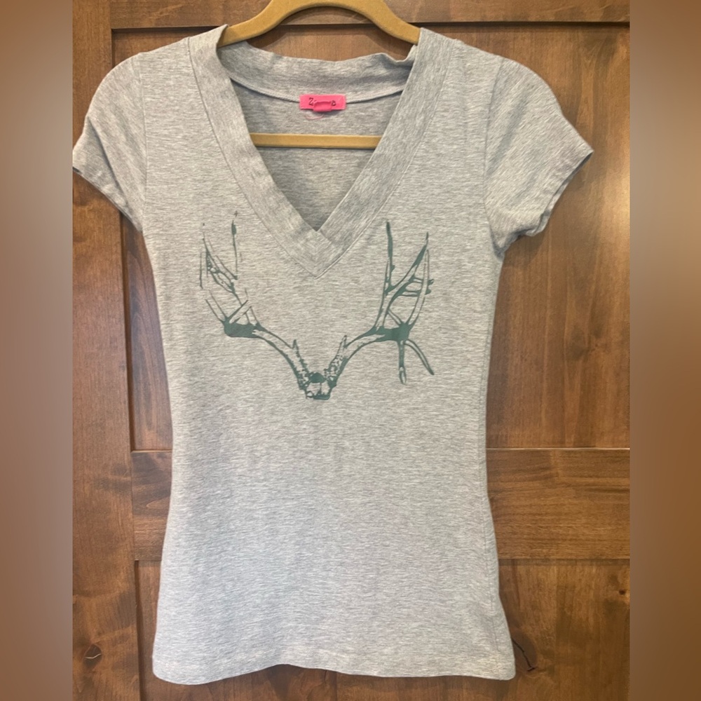 Size small prevail outdoor T-shirt